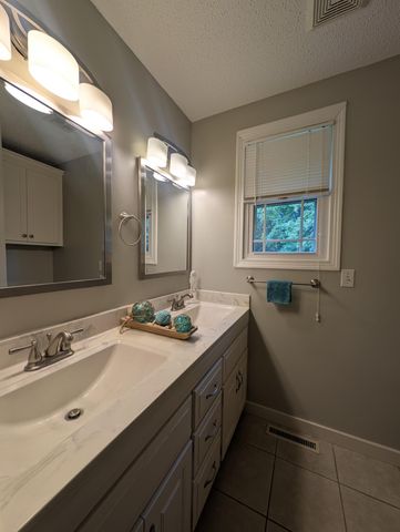 3737 S Oak Avenue, Springfield, MO 65804