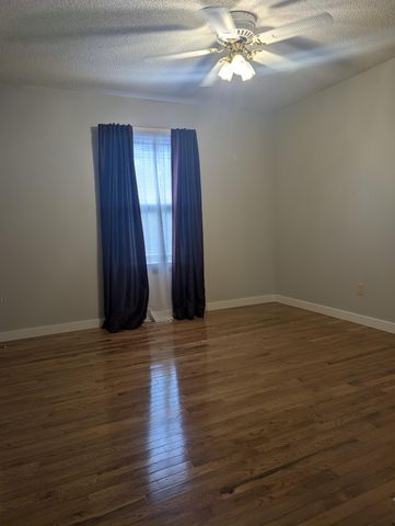 3737 S Oak Avenue, Springfield, MO 65804