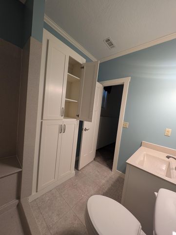 3737 S Oak Avenue, Springfield, MO 65804
