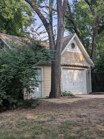 3737 S Oak Avenue, Springfield, MO 65804