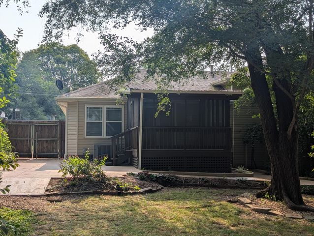 3737 S Oak Avenue, Springfield, MO 65804