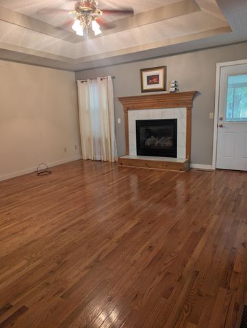 3737 S Oak Avenue, Springfield, MO 65804