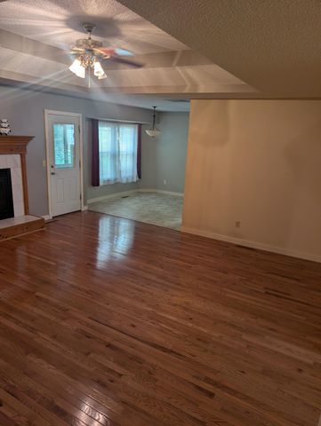 3737 S Oak Avenue, Springfield, MO 65804