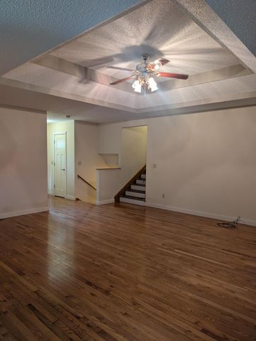 3737 S Oak Avenue, Springfield, MO 65804
