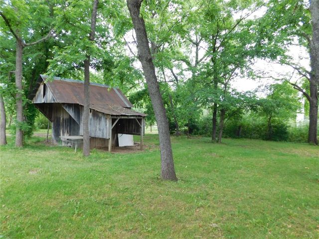 5060 E Huntsville Road, Fayetteville, AR 72701