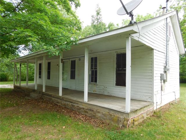 5060 E Huntsville Road, Fayetteville, AR 72701
