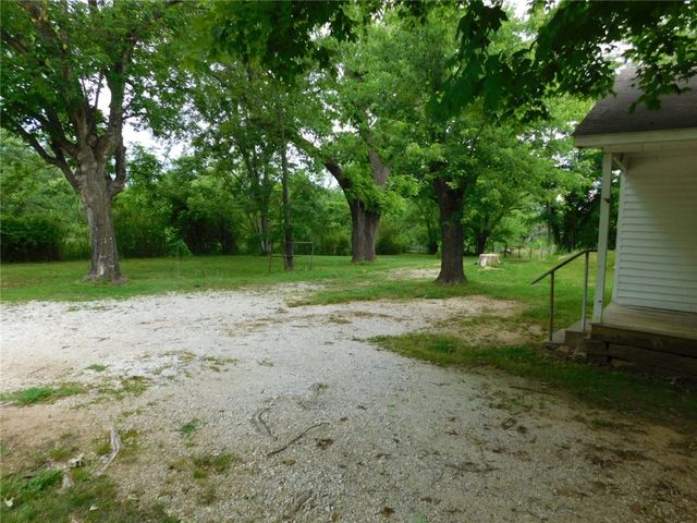 5060 E Huntsville Road, Fayetteville, AR 72701