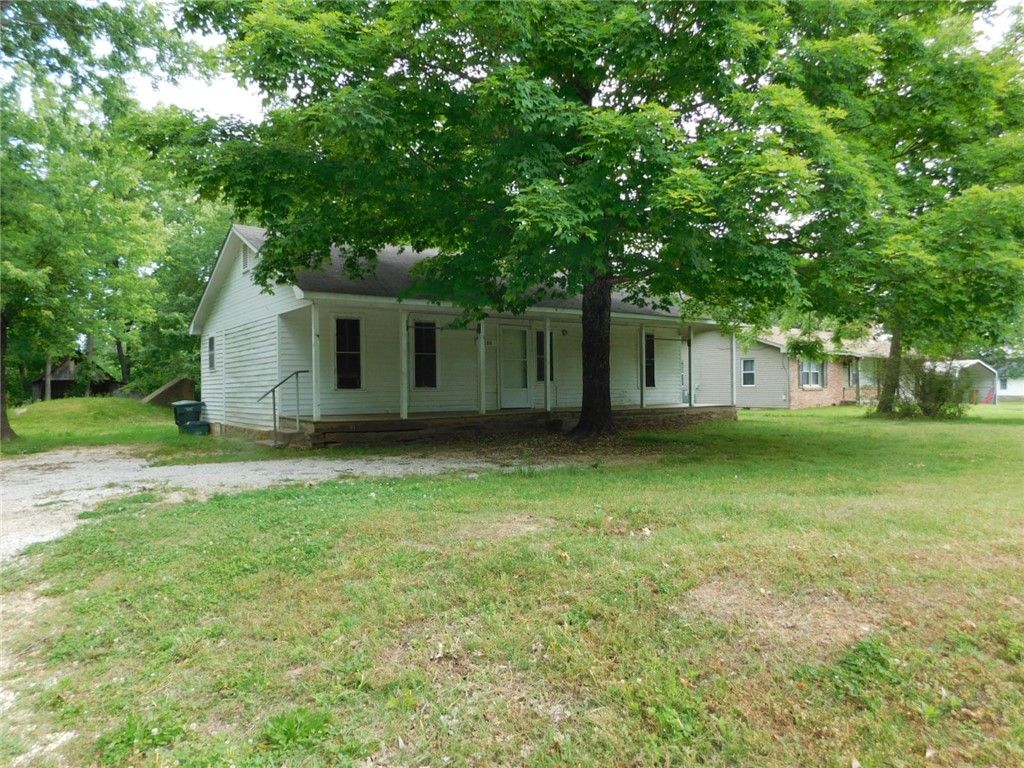 5060 E Huntsville Road, Fayetteville, AR 72701