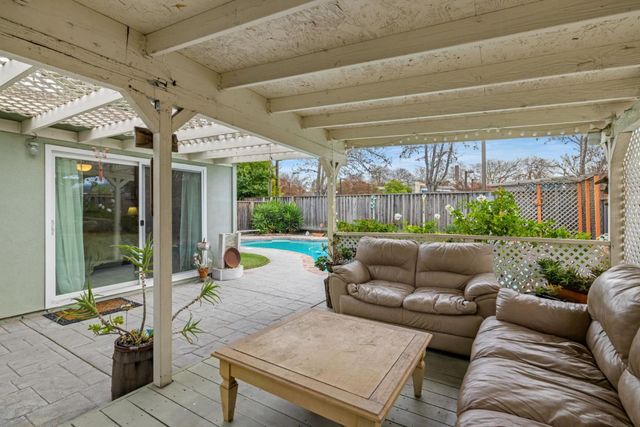 832 Raeburn Court, San Jose, CA 95136