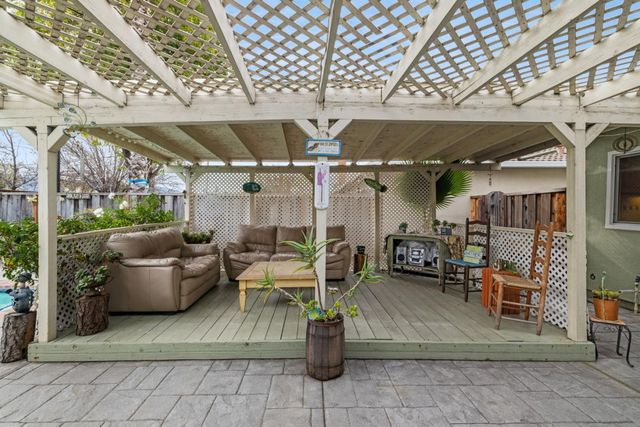 832 Raeburn Court, San Jose, CA 95136