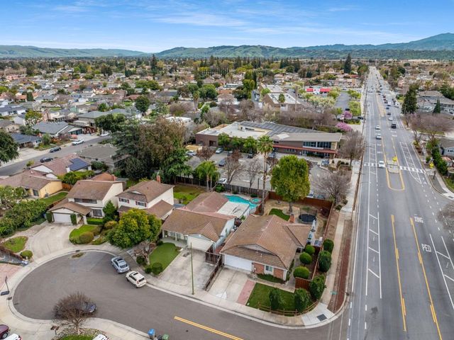 832 Raeburn Court, San Jose, CA 95136