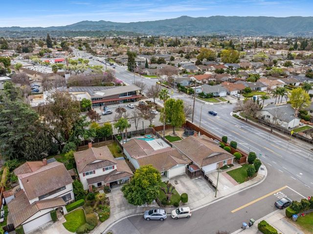 832 Raeburn Court, San Jose, CA 95136