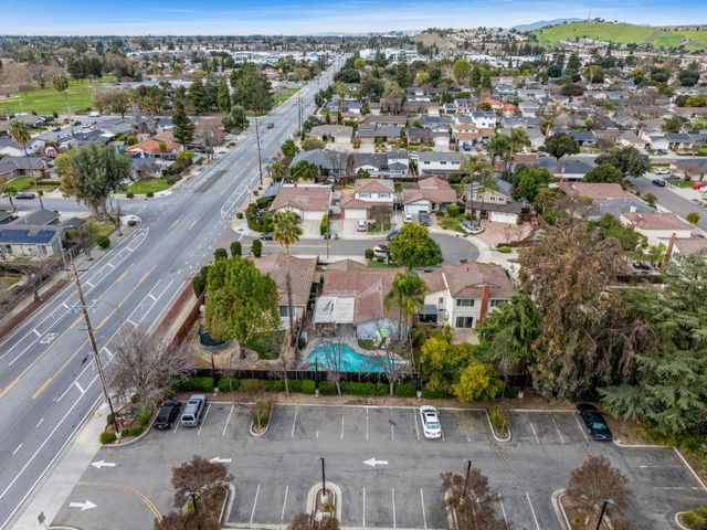 832 Raeburn Court, San Jose, CA 95136