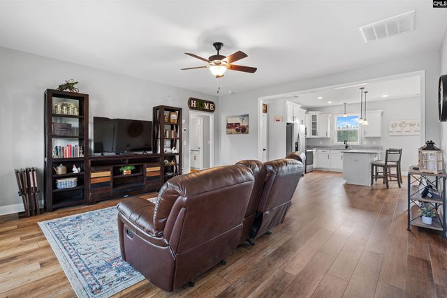 993 Thunder Road, Batesburg, SC 29006