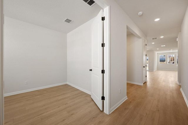 190 Crater Lake DR, Dripping Springs, TX 78620