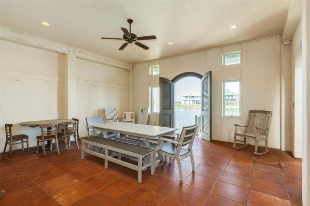 1406 17th Street, Port Bolivar, TX 77650