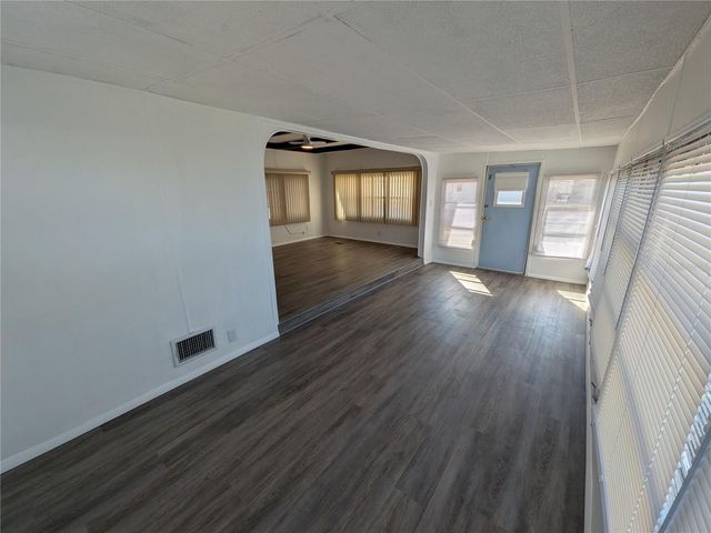 5375 6TH TERRACE S 106, St Petersburg, FL 33707