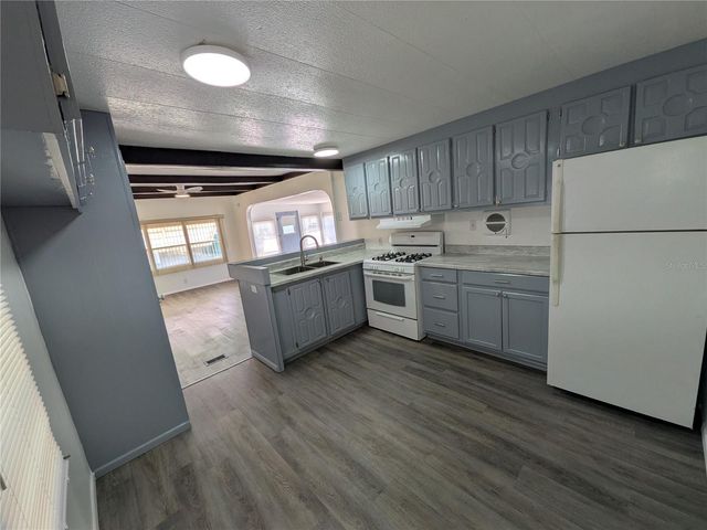 5375 6TH TERRACE S 106, St Petersburg, FL 33707