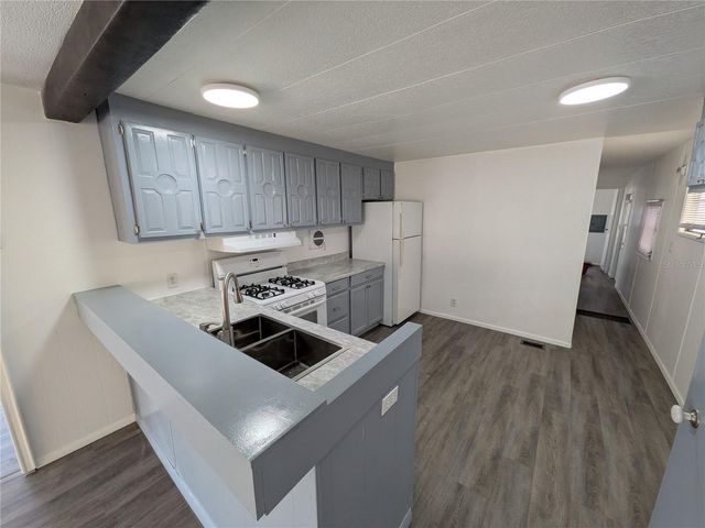 5375 6TH TERRACE S 106, St Petersburg, FL 33707