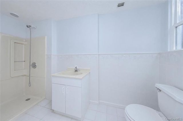 2340 E 29th Street, Brooklyn, NY 11229