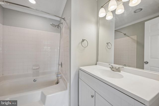 321 STEEPLECHASE CT, Woodbury, NJ 08096