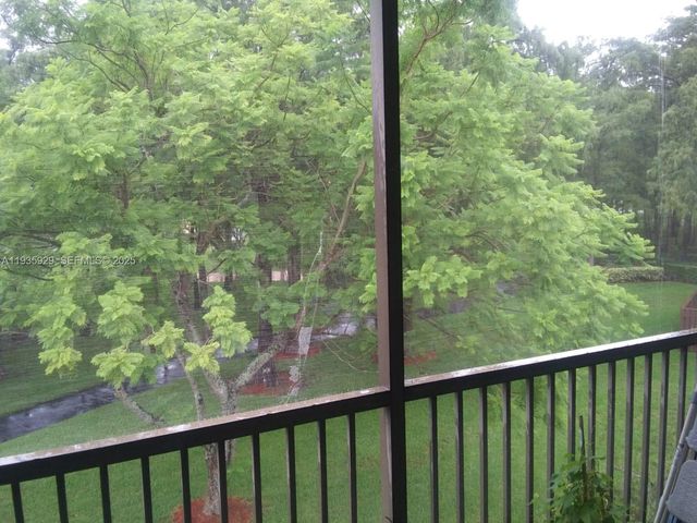 7710 NW 50th St 307, Lauderhill, FL 33351