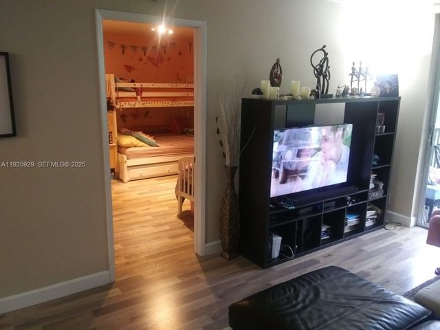 7710 NW 50th St 307, Lauderhill, FL 33351