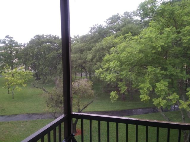 7710 NW 50th St 307, Lauderhill, FL 33351