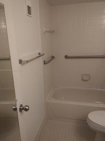 7710 NW 50th St 307, Lauderhill, FL 33351