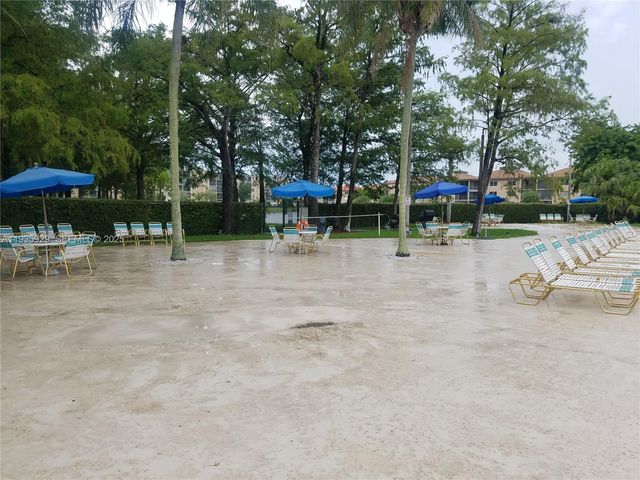 7710 NW 50th St 307, Lauderhill, FL 33351