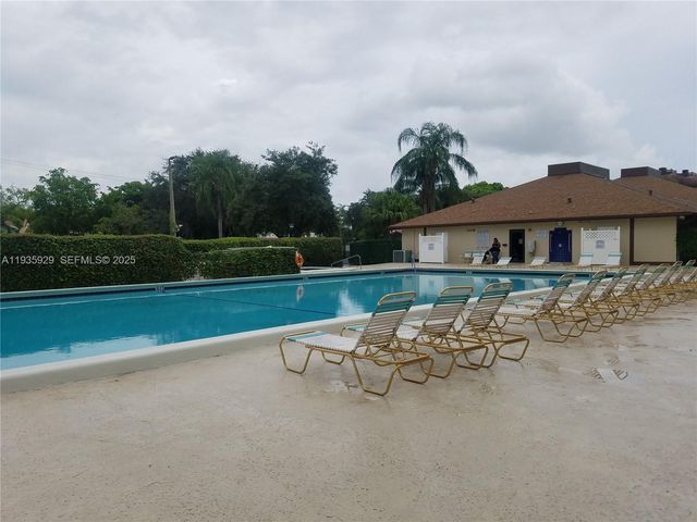 7710 NW 50th St 307, Lauderhill, FL 33351