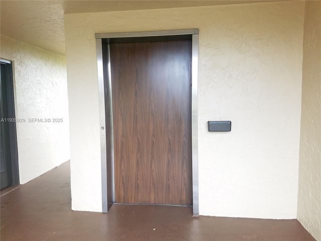 7710 NW 50th St 307, Lauderhill, FL 33351