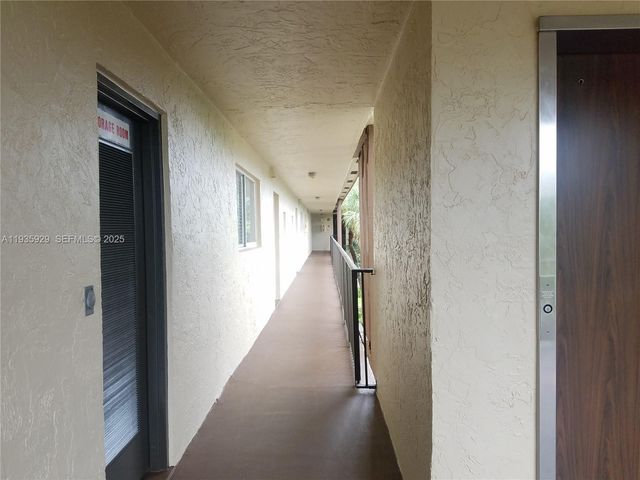 7710 NW 50th St 307, Lauderhill, FL 33351