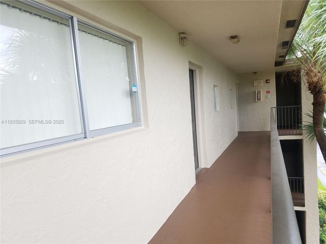 7710 NW 50th St 307, Lauderhill, FL 33351