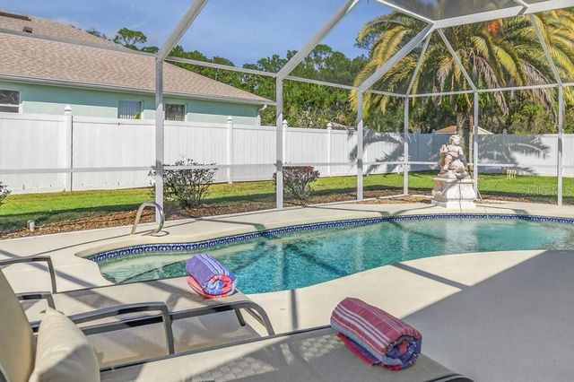 1 EASTMOOR LANE, Palm Coast, FL 32164