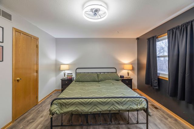 6923 Northview Drive, Urbandale, IA 50322