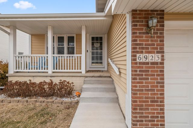 6923 Northview Drive, Urbandale, IA 50322
