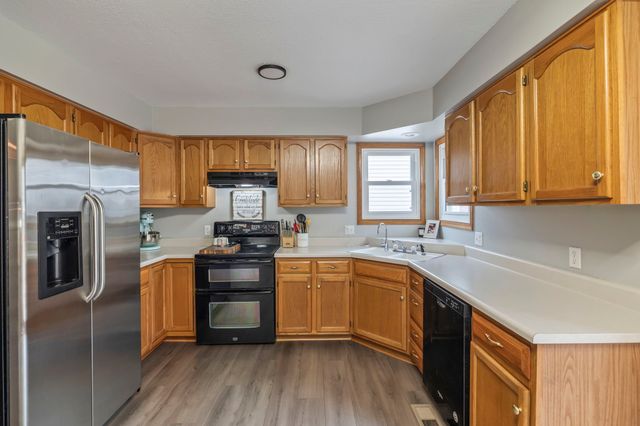 6923 Northview Drive, Urbandale, IA 50322