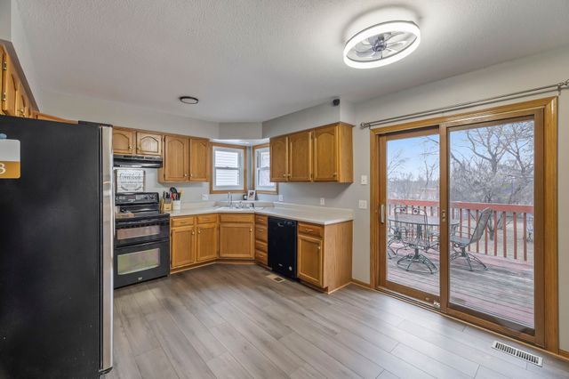 6923 Northview Drive, Urbandale, IA 50322