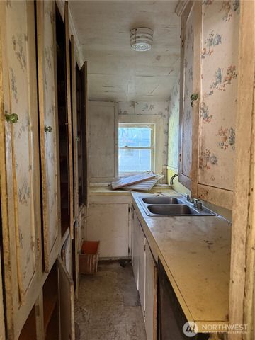 529 NW Past Drive, Poulsbo, WA 98370