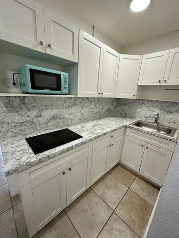 728 SW 6th St 2, Dania Beach, FL 33004