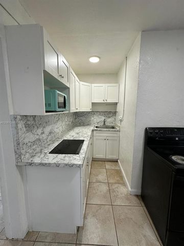 728 SW 6th St 2, Dania Beach, FL 33004