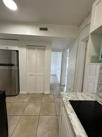 728 SW 6th St 2, Dania Beach, FL 33004