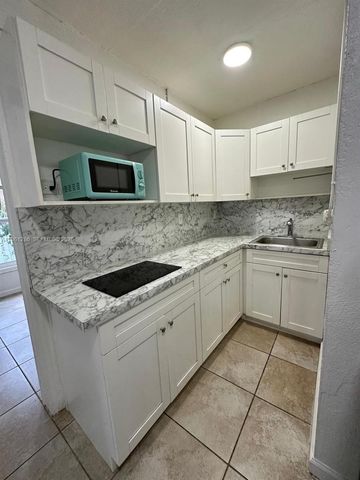 728 SW 6th St 2, Dania Beach, FL 33004
