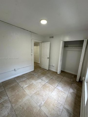 728 SW 6th St 2, Dania Beach, FL 33004