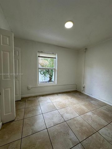 728 SW 6th St 2, Dania Beach, FL 33004