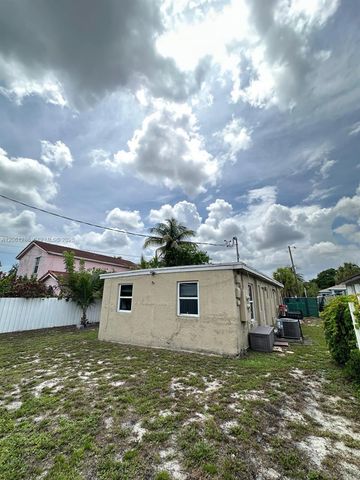 728 SW 6th St 2, Dania Beach, FL 33004