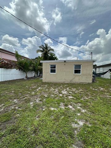 728 SW 6th St 2, Dania Beach, FL 33004