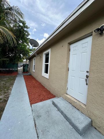 728 SW 6th St 2, Dania Beach, FL 33004