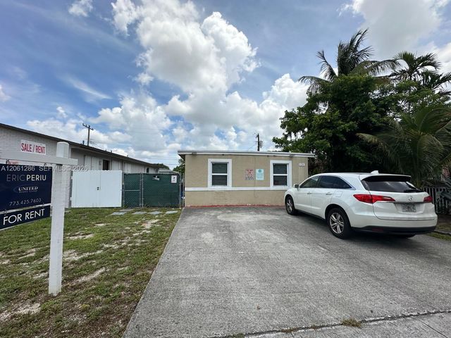 728 SW 6th St 2, Dania Beach, FL 33004